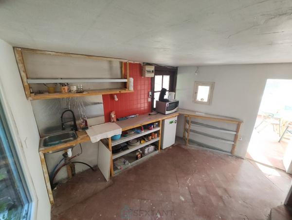 Ensemble de 2 maisons à rénover avec petit jardin