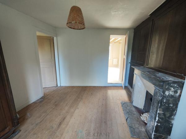 Ensemble de 2 maisons à rénover avec petit jardin