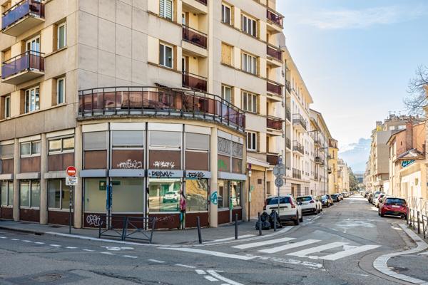 Local · Vente Grenoble (38000) 3 pièces · 53m²