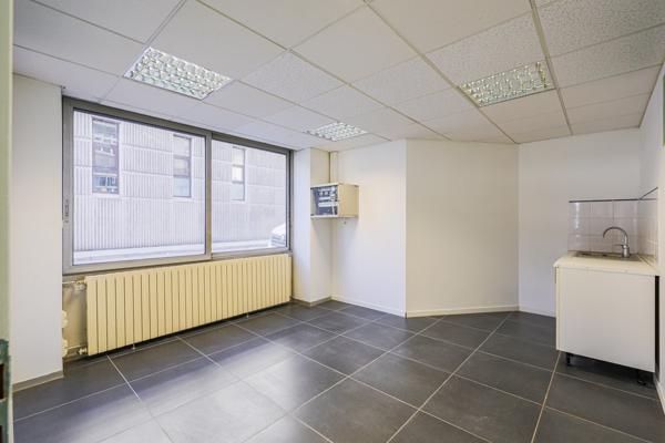 Local · Vente Grenoble (38000) 3 pièces · 53m²