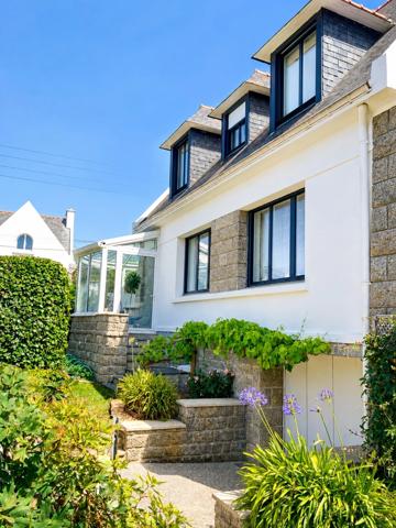 COUP DE CŒUR À CONCARNEAU – MAISON FAMILIALE RÉNOVÉE AVEC PETITE VUE MER