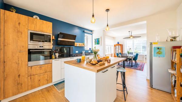 COUP DE CŒUR À CONCARNEAU – MAISON FAMILIALE RÉNOVÉE AVEC PETITE VUE MER
