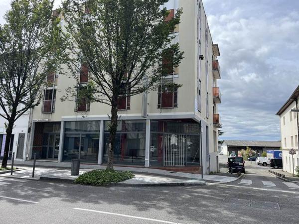 Local commercial à louer |  Dax |  3 pièces | 105 m²