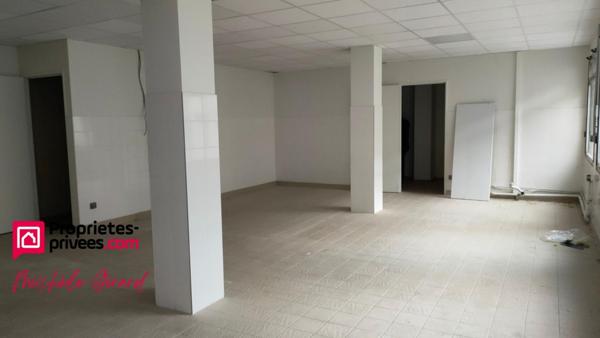 LE COTEAU  -  MURS COMMERCIAUX LIBRES, LOCAL 255 m²