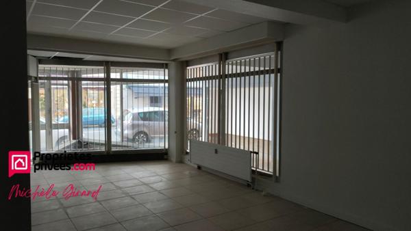 LE COTEAU  -  MURS COMMERCIAUX LIBRES, LOCAL 255 m²