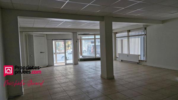 LE COTEAU  -  MURS COMMERCIAUX LIBRES, LOCAL 255 m²
