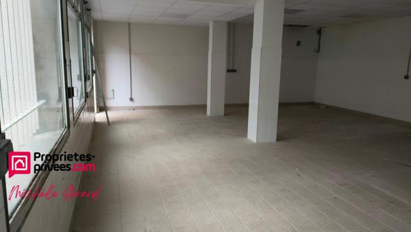 LE COTEAU  -  MURS COMMERCIAUX LIBRES, LOCAL 255 m²
