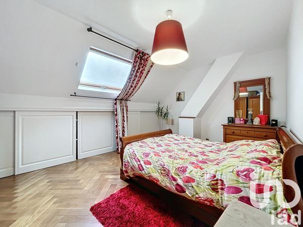 Maison traditionnelle 6 pièces de 165 m² à Montigny-lès-Cormeilles (95370)