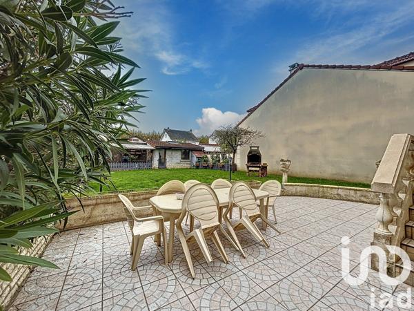 Maison traditionnelle 6 pièces de 165 m² à Montigny-lès-Cormeilles (95370)