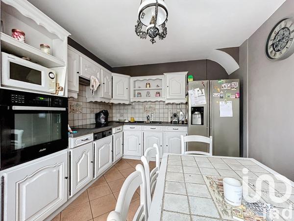 Maison traditionnelle 6 pièces de 165 m² à Montigny-lès-Cormeilles (95370)