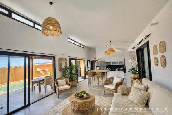 Belle maison de plain-pied avec piscine