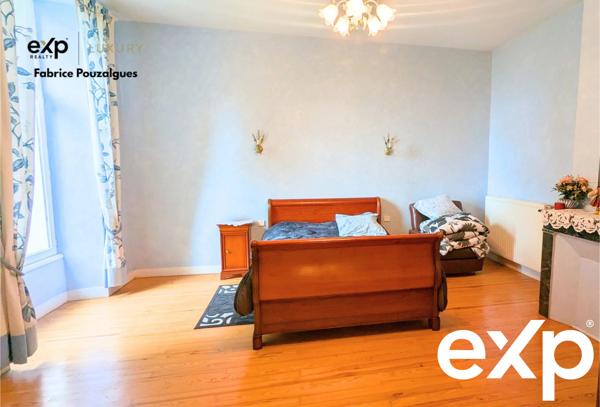 Maison de caractère avec appartement indépendant et jardin soigné