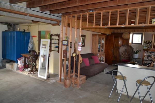 Lanmeur (29620) Lanmeur, le coeur du bourg au calme, maison 3 chambres sur rez de jardin atelier, 1000 m2 de jardin clos.