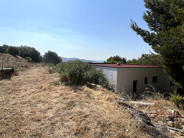 A vendre maison de type 4 à Marseille 13013 - Terrain 1580m2 - Vue mer et collines - secteur PALAMA