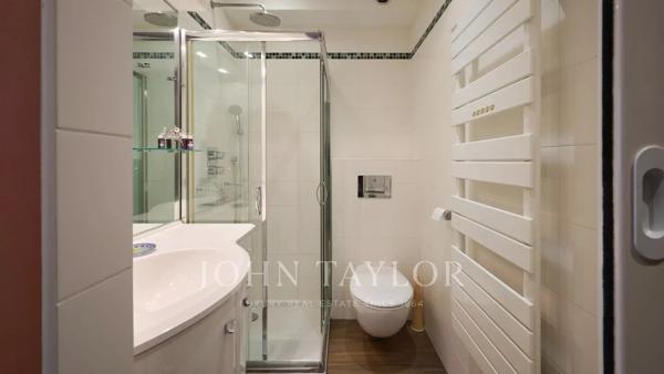 Cannes Californie : Rare appartement avec grande terrasse et vue mer panoramique