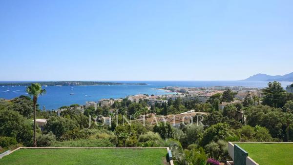Cannes Californie : Rare appartement avec grande terrasse et vue mer panoramique