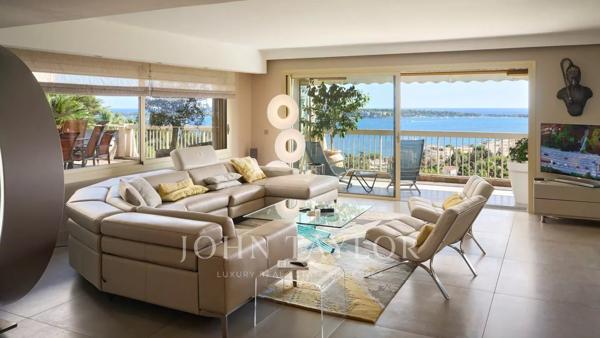 Cannes Californie : Rare appartement avec grande terrasse et vue mer panoramique