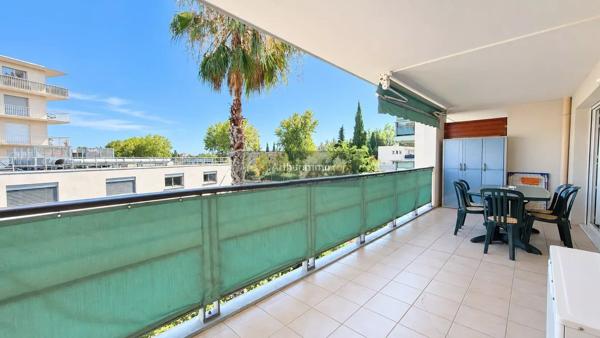 Vente                                                      Appartement
                        
                     4 pièces                      72 m2                     à Fréjus