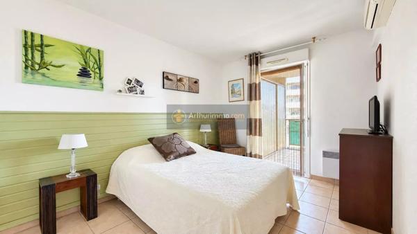 Vente                                                      Appartement
                        
                     4 pièces                      72 m2                     à Fréjus