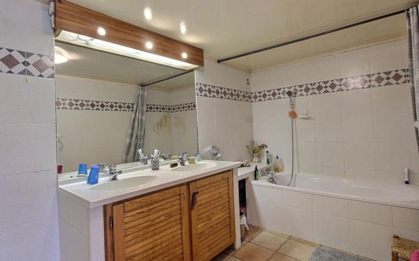 Maison à vendre    7 pièces •  Plan-de-Cuques