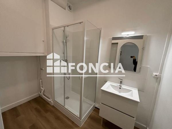 Location Appartement 2 pièces 44 m² - 62 RUE CHEVREUL Lyon 69007