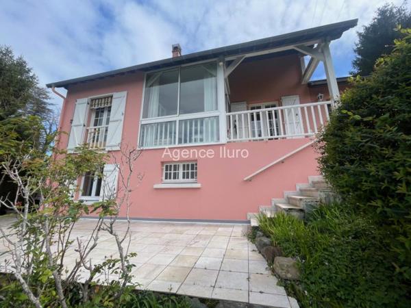Maison - Proximite oloron-sainte-marie - Réf.:205389 PROXIMITE OLORON - CHARMANTE MAISON D'HABITATION TYPE T5 AVEC GRAND TERRAIN PAYSAGER ET SOUS-SOL -