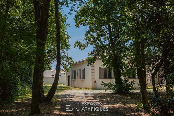 Maison de charme au coeur d’un bois proche de La Rochelle