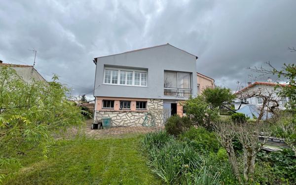 Maison à vendre    4 pièces •  Saintes