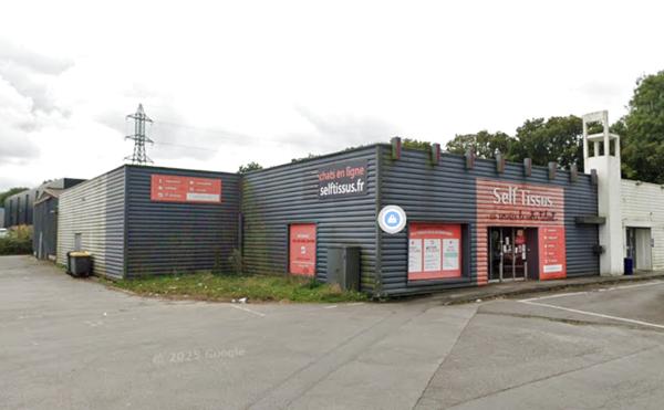 Gouesnou (29850) BEAU LOCAL COMMERCIAL ZONE KERGARADEC