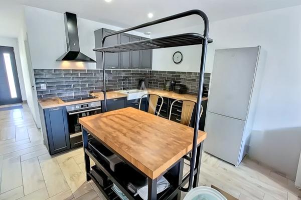 À VENDRE VILLA RÉCENTE DE 100 M² TYPE F4 SUR TERRAIN 2 FACES