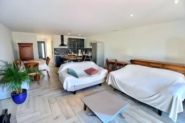 À VENDRE VILLA RÉCENTE DE 100 M² TYPE F4 SUR TERRAIN 2 FACES