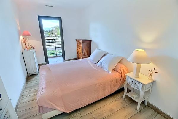 À VENDRE VILLA RÉCENTE DE 100 M² TYPE F4 SUR TERRAIN 2 FACES