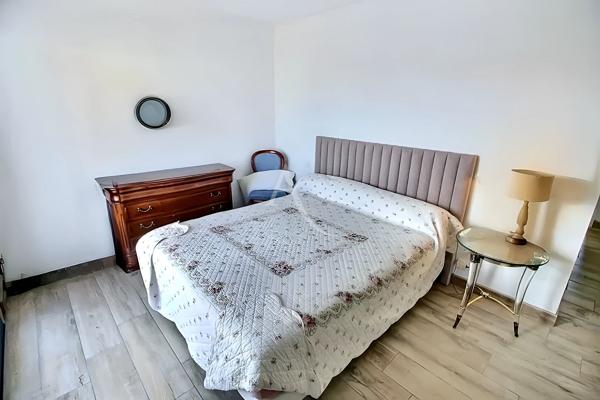 À VENDRE VILLA RÉCENTE DE 100 M² TYPE F4 SUR TERRAIN 2 FACES