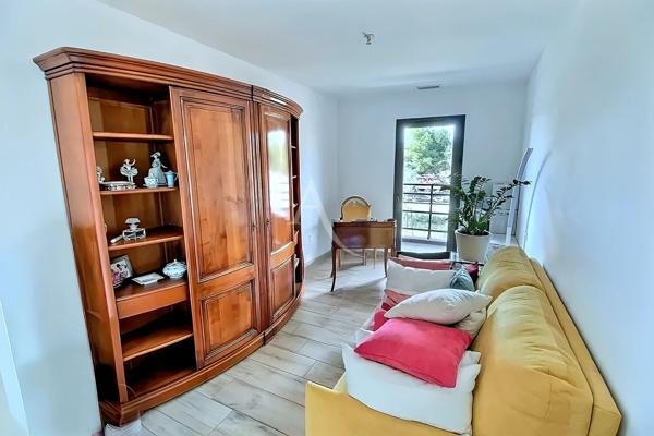 À VENDRE VILLA RÉCENTE DE 100 M² TYPE F4 SUR TERRAIN 2 FACES