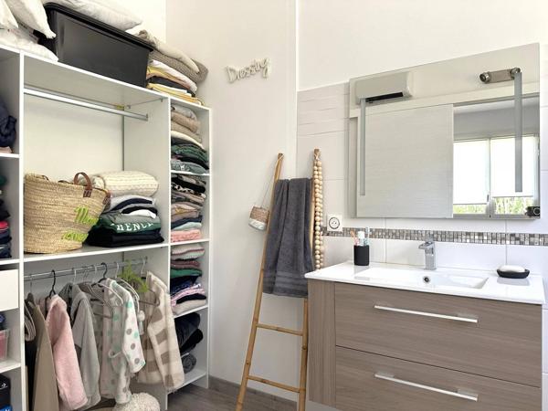 Belle Maison Familiale en deux appartements T4 – 220 m² habitables Piscine – Jardin exotique – Stationnements – Quartier Quatre Chemins des Routes