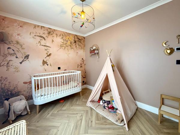 VILLA DE PLAIN-PIED ENTIEREMENT RENOVEE – PISCINE – GARAGE – AIGUES-MORTES