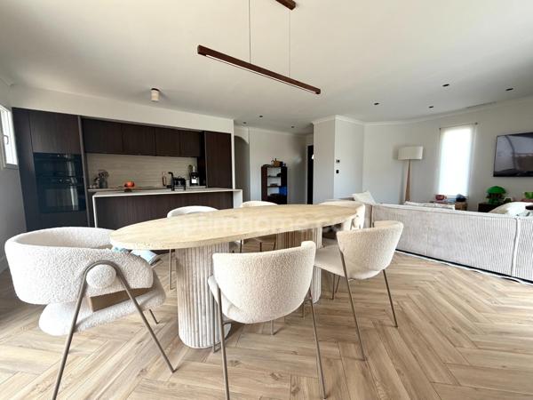 VILLA DE PLAIN-PIED ENTIEREMENT RENOVEE – PISCINE – GARAGE – AIGUES-MORTES