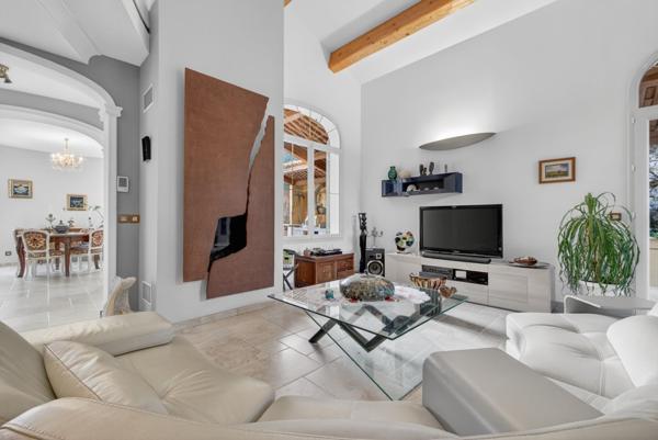 MAGNIFIQUE VILLA 234 m² à MONTAUROUX!