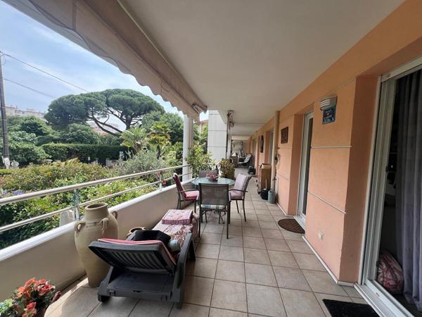 Appartement Cannes grand 4 pièces résidence sécurisée avec piscine