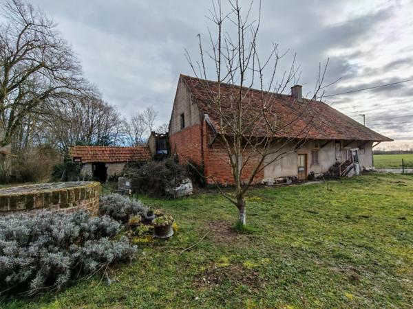 Maison à rénover avec belles dépendances