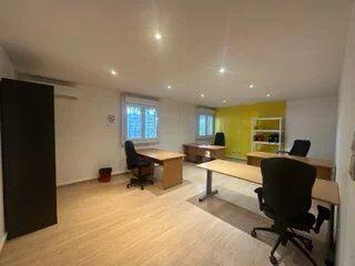 Location Local commercial 5 pièces à Mauguio