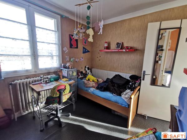 Pavillon quatre chambres avec jardin et garage