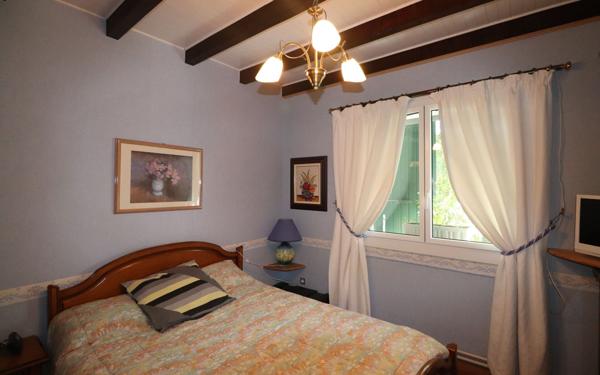 Maison à vendre    3 pièces •  Annoisin-Chatelans