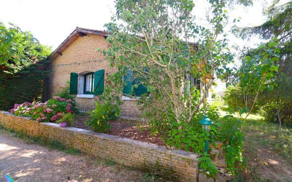 Maison à vendre    3 pièces •  Annoisin-Chatelans