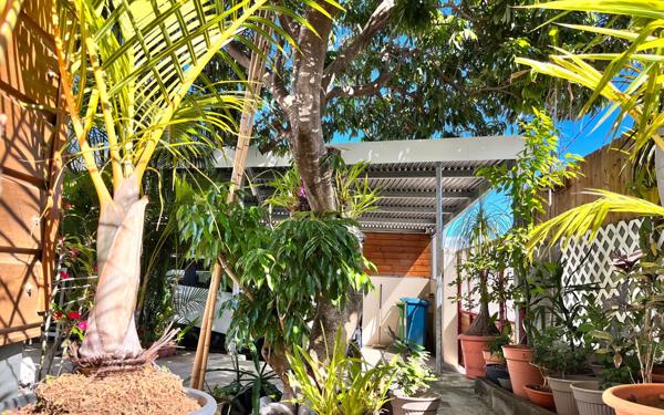 Maison à vendre    3 pièces • 95 m2 Saint-Leu