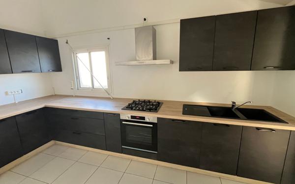 Maison à vendre    3 pièces • 95 m2 Saint-Leu