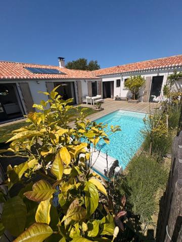 MAISON FAMILIALE SOIGNEE PORT JOINVILLE