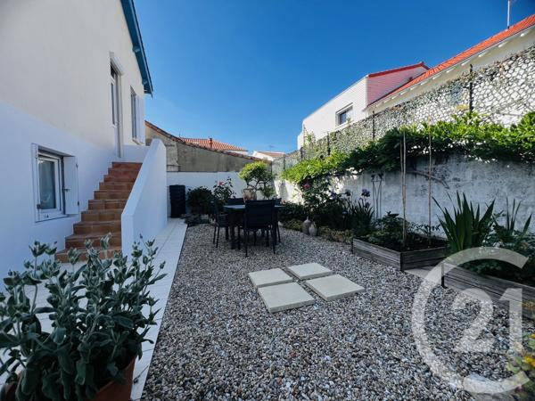 Maison à vendre  4 pièces - 85,70 m 2   FOURAS  - 17