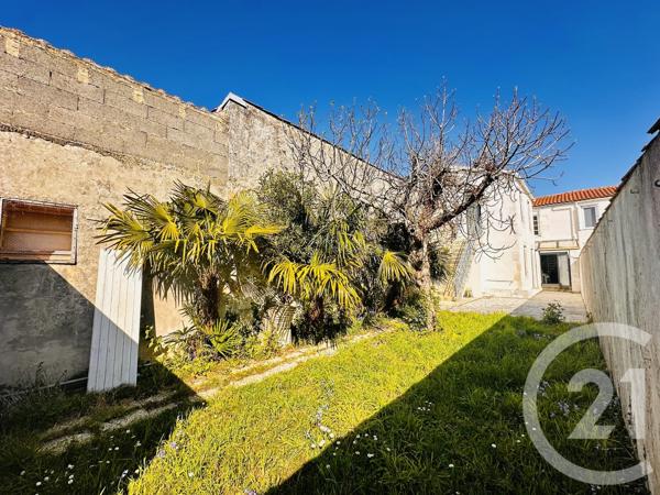 Maison à vendre  4 pièces - 85,70 m 2   FOURAS  - 17