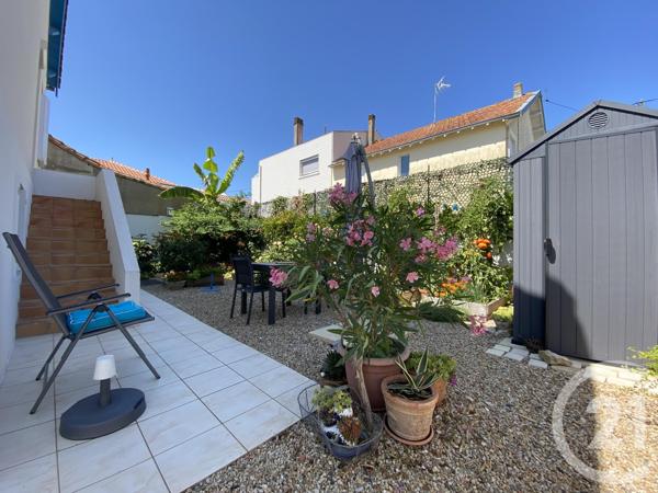 Maison à vendre  4 pièces - 85,70 m 2   FOURAS  - 17